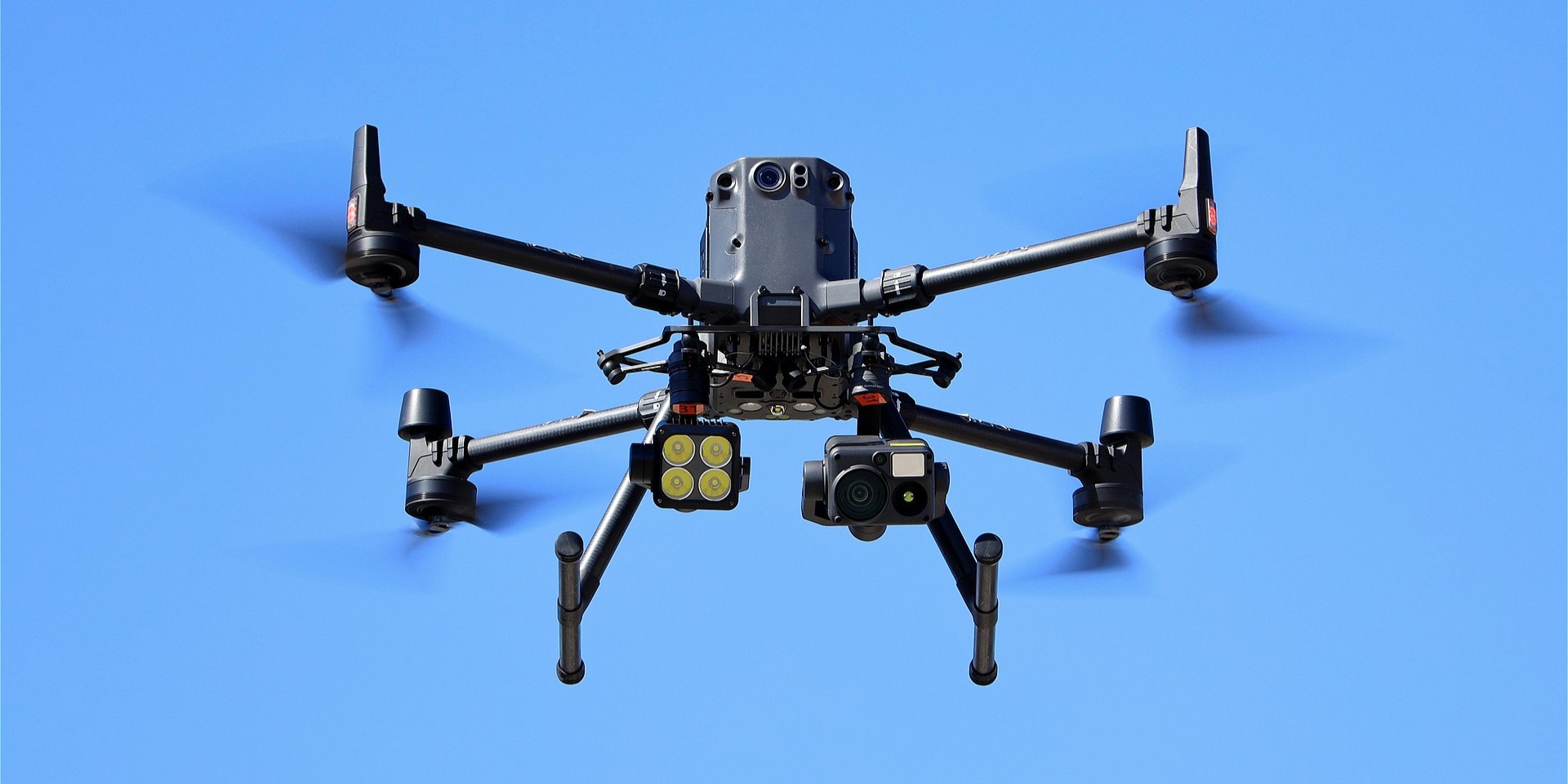 drone-8261503_1920 Afbeelding van Franz W. via Pixabay