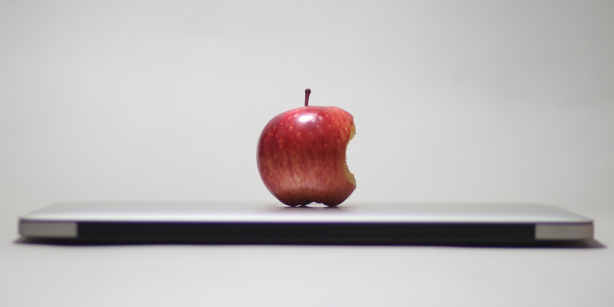 Apple gsm - Canva